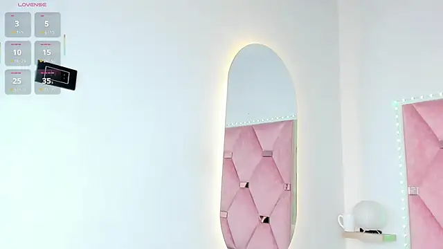 La Diabla8 online show from October 27, 2025, 11:47 am