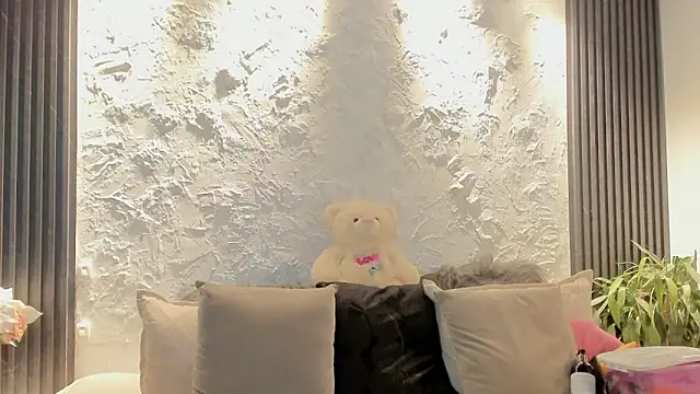 Snapshot of joselin_rouse chatting on April 13, 2026, 12:32 pm joselin rouse online show from April 13, 2026, 12:32 pm