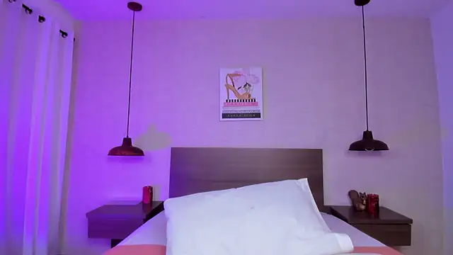 cloehill  online show from December 14, 2025, 11:37 am