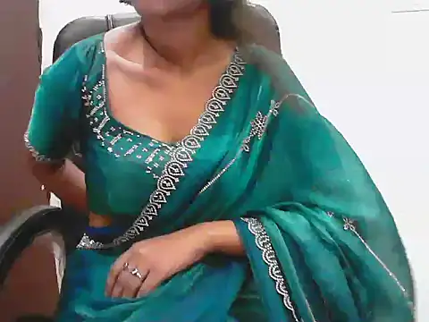 short girl  online show from June 1, 2026, 5:03 pm