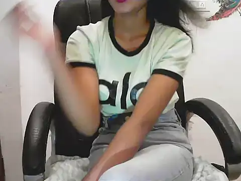 short girl  online show from July 2, 2026, 4:57 pm