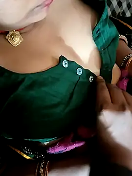 Snapshot of monarani5986 chatting on February 9, 2026, 4:33 pm monarani5986 online show from February 9, 2026, 4:33 pm