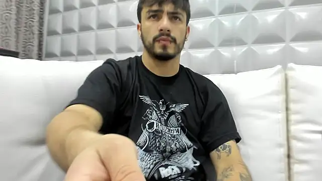 Jack Daniel   online show from November 4, 2025, 5:23 pm