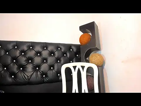 valeriapinkxx online show from April 8, 2026, 1:22 pm