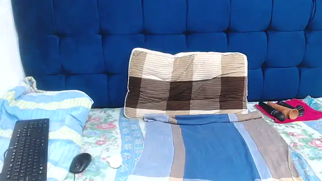 SexyBeverly  online show from October 18, 2025, 5:46 pm