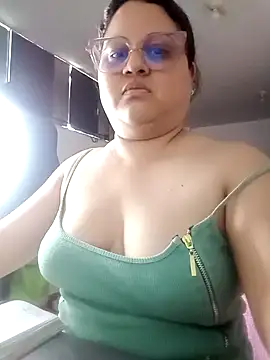 Chiki hot92 online show from October 2, 2025, 8:27 pm