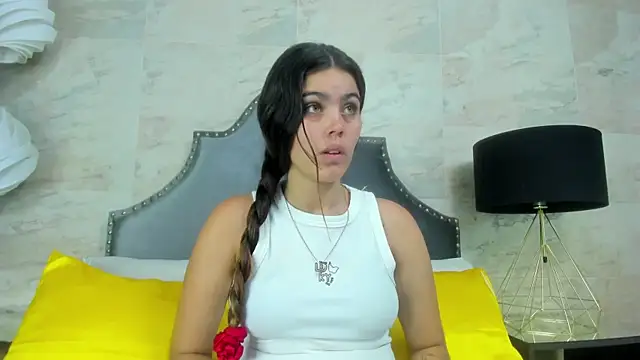 Snapshot of isabel_09 chatting on July 7, 2026, 5:06 pm isabel 09 online show from July 7, 2026, 5:06 pm