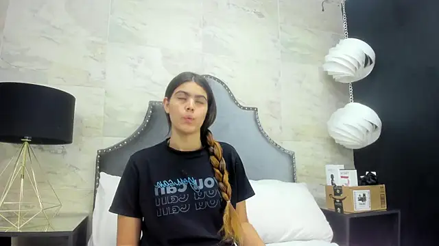 Snapshot of isabel_09 chatting on July 10, 2026, 5:15 pm isabel 09 online show from July 10, 2026, 5:15 pm