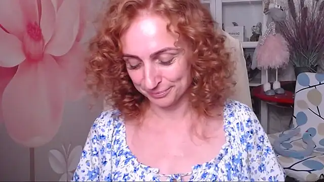 Snapshot of Venus_love1 chatting on June 10, 2026, 5:45 pm Venus love1 online show from June 10, 2026, 5:45 pm