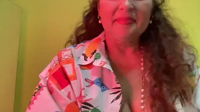 Snapshot of Elviora chatting on October 10, 2025, 7:35 pm Elviora online show from October 10, 2025, 7:35 pm