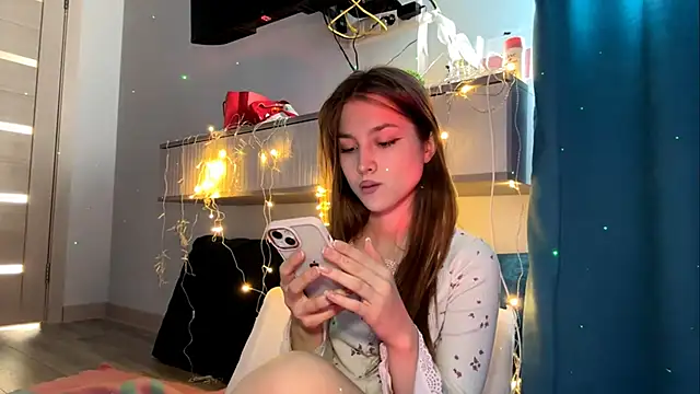 CutieAIice online show from September 16, 2025, 1:23 pm