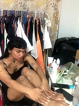 Snapshot of estradiolist chatting on October 21, 2025, 12:28 pm estradiolist online show from October 21, 2025, 12:28 pm