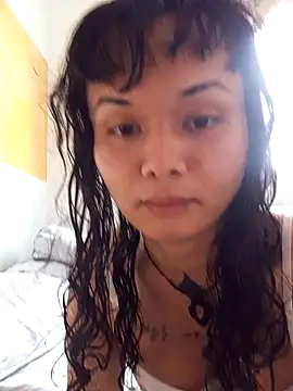 Snapshot of estradiolist chatting on February 8, 2026, 9:23 am estradiolist online show from February 8, 2026, 9:23 am