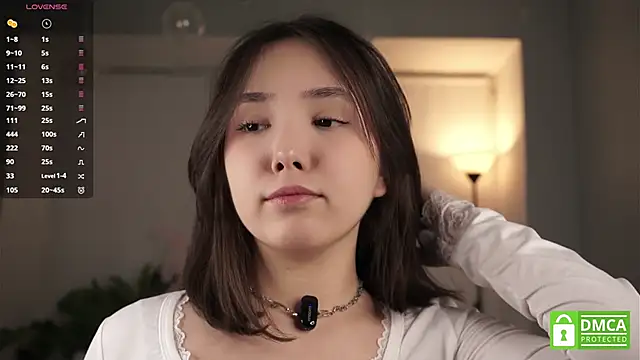 RenaeConnerley online show from November 25, 2025, 5:51 am