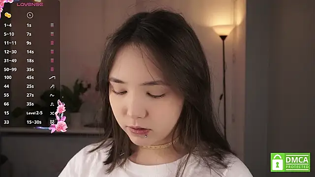 RenaeConnerley online show from December 17, 2025, 5:13 am