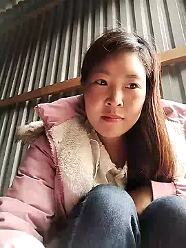 Snapshot of Siathong chatting on October 6, 2025, 4:54 am Siathong online show from October 6, 2025, 4:54 am