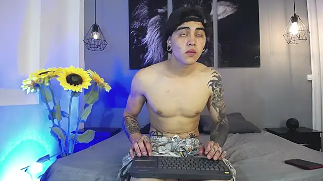 Logan peach5 online show from September 15, 2025, 11:43 am