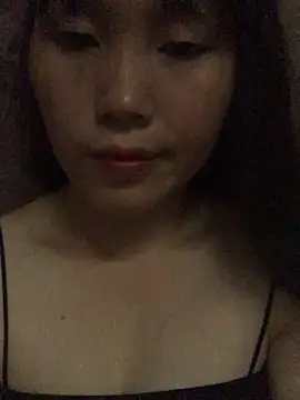 huong-18 online show from October 6, 2025, 2:09 am