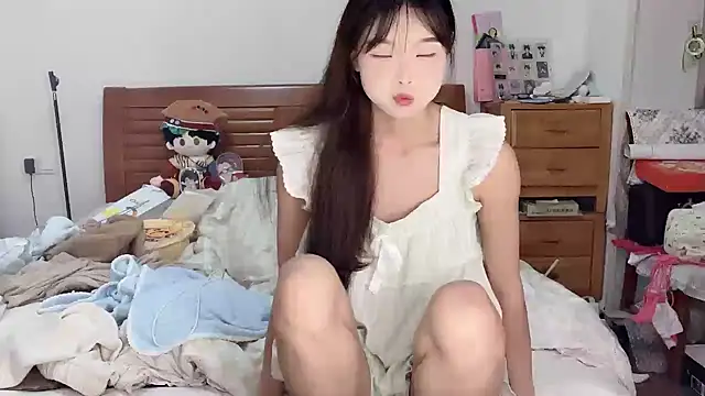 Akong11 online show from October 12, 2025, 8:35 am