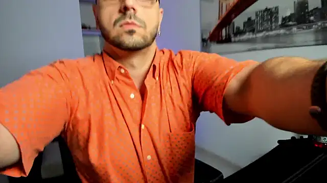 Snapshot of Jace_Thorne chatting on September 17, 2025, 8:10 pm Jace Thorne online show from September 17, 2025, 8:10 pm