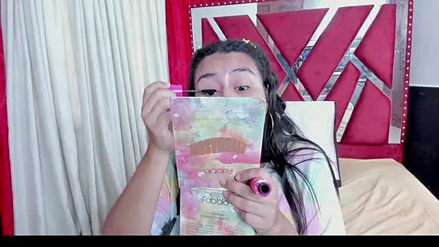 Luna021 1 online show from September 24, 2025, 7:28 pm