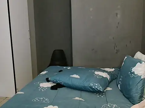 Lillyan N online show from October 12, 2025, 5:28 am