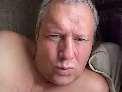 evulis1 online show from September 17, 2025, 8:27 am