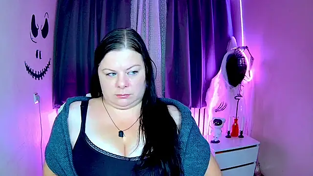 BritneyRaine online show from October 19, 2025, 6:14 am