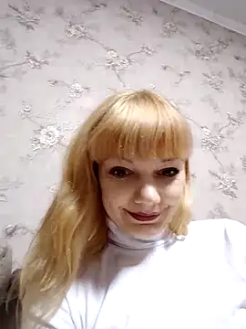 AliceSwan1122 online show from September 17, 2025, 7:15 pm
