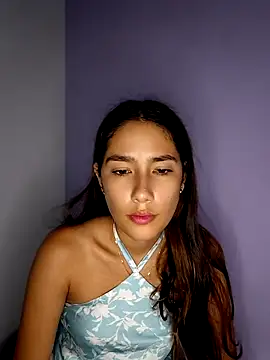 Amber Miiller2 online show from May 28, 2026, 9:23 pm