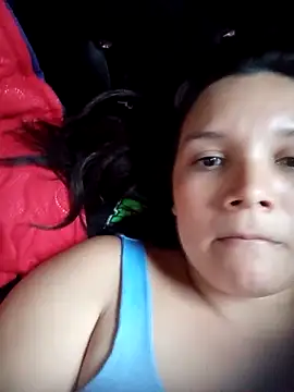 Snapshot of EMILEYA_31 chatting on September 15, 2025, 10:32 pm EMILEYA 31 online show from September 15, 2025, 10:32 pm