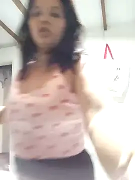 Snapshot of EMILEYA_31 chatting on September 17, 2025, 3:30 am EMILEYA 31 online show from September 17, 2025, 3:30 am