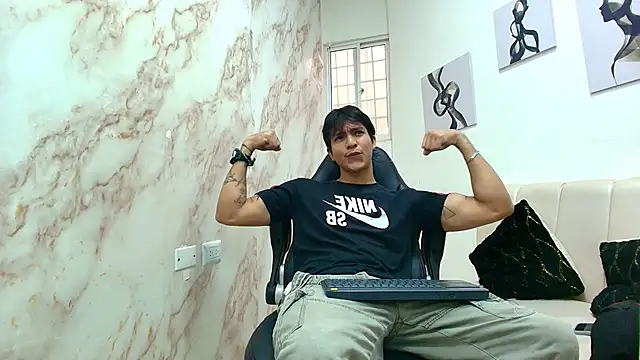 toji luxxer online show from December 21, 2025, 8:38 pm