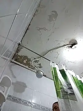 LaraStons online show from April 21, 2026, 12:00 pm