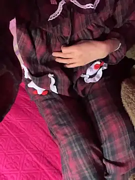 Moon pusy online show from December 16, 2025, 12:21 pm