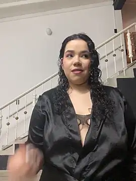 krisstenSantos online show from November 28, 2025, 12:30 pm