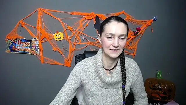 TayaFinch online show from November 4, 2025, 12:59 pm