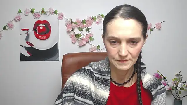 TayaFinch online show from December 2, 2025, 1:17 pm