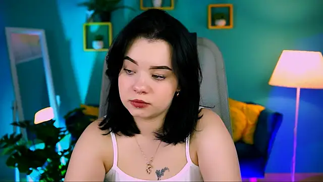 leslierowe  online show from November 18, 2025, 3:05 pm