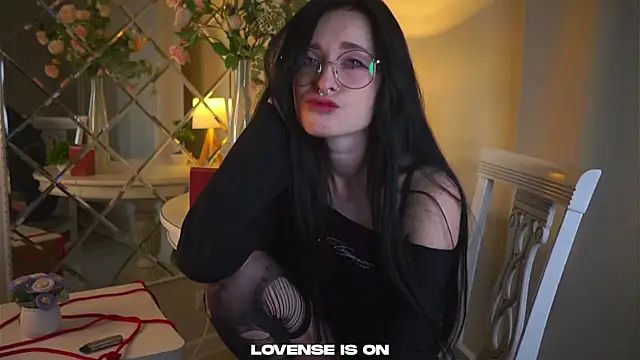 DarcyAspacio online show from November 26, 2025, 11:33 am