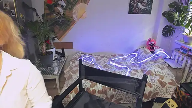 Alexa  Pears online show from September 18, 2025, 12:29 pm
