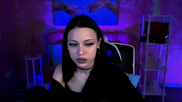 MiaCain online show from September 18, 2025, 12:18 pm