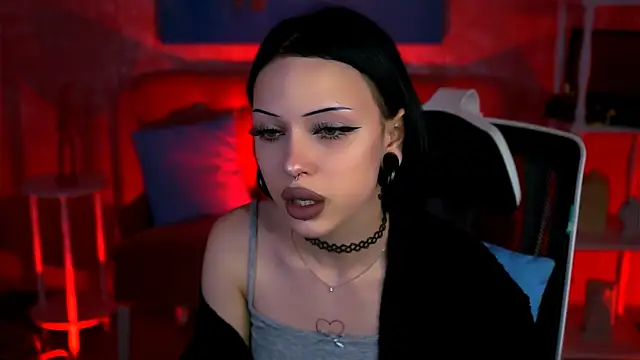MiaCain online show from September 19, 2025, 1:01 pm