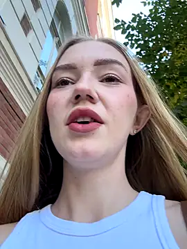 MilaMoone online show from September 23, 2025, 10:29 am