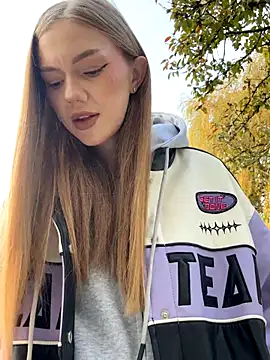 MilaMoone online show from November 15, 2025, 10:34 am