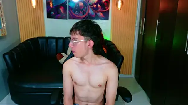 Snapshot of Dominic_Carmine chatting on October 8, 2025, 7:44 pm Dominic Carmine online show from October 8, 2025, 7:44 pm