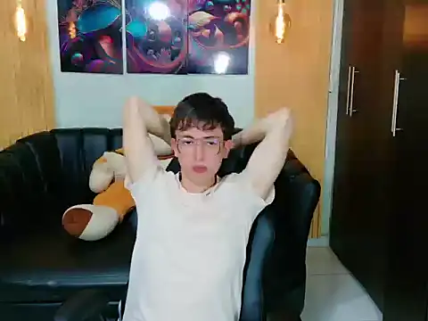 Snapshot of Dominic_Carmine chatting on October 16, 2025, 7:37 pm Dominic Carmine online show from October 16, 2025, 7:37 pm