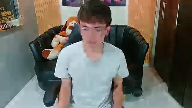 Snapshot of Dominic_Carmine chatting on October 18, 2025, 7:47 pm Dominic Carmine online show from October 18, 2025, 7:47 pm