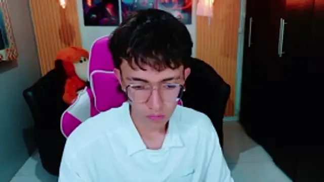 Snapshot of Dominic_Carmine chatting on November 4, 2025, 7:46 pm Dominic Carmine online show from November 4, 2025, 7:46 pm