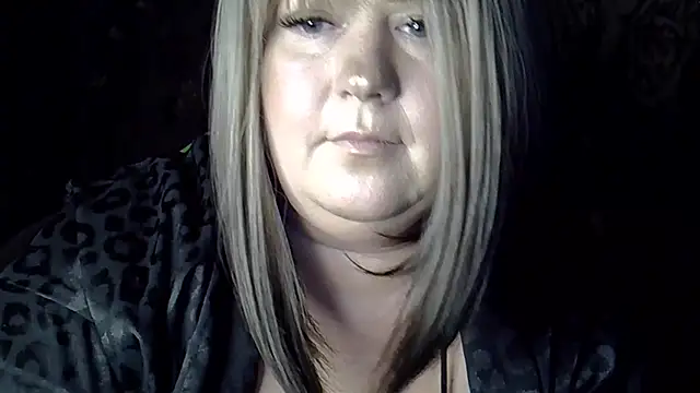 Snapshot of YuliiaSan chatting on September 22, 2025, 6:21 pm YuliiaSan online show from September 22, 2025, 6:21 pm